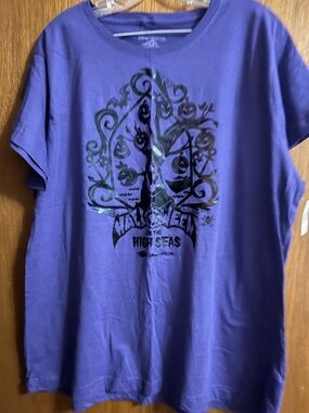 NWT Disney Cruiseline 1X Unisex Purple Halloween on the High Seas Tshirt